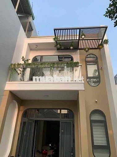 NHÀ ĐẸP SÂN VƯỜN 6X16 ĐƯỜNG XE HƠI VÀO NHÀ TÂN THỚI NHẤT