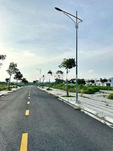 CHỦ NGỘP CẮT LỖ SÂU BÁN GẤP LÔ ĐẤT ĐƯỜNG 28 HÒA LONG 133M2/1TY450
