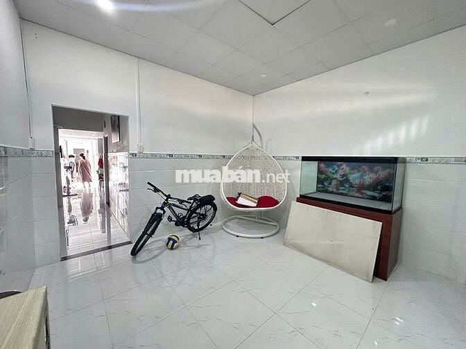 Bán nhà mặt đường 3 phòng ngủ, Quận 7 cũ, nhà mới, đẹp