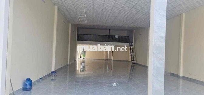 mặt bằng phan van hớn . 500m thích hợp làm gara , nhà hàng , siêu thị