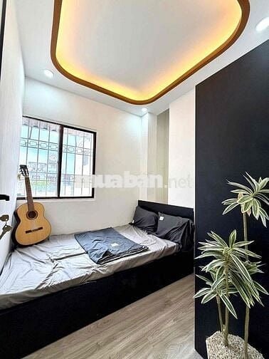 CHO THUÊ 2PN 1WC GIÁ RẺ CỬA SỔ TO, SẠCH SẼ CÁCH UEH CHỈ 1km