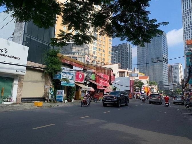 12 TỶ CĂN MẶT TIỀN ĐIỆN BIÊN PHỦ ĐNAG CHO THUÊ 18 TRIỆU/ THÁNG HD 5 ĂM