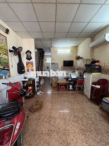 Nhà 1 tầng, 3 Phòng Ngủ DT: 45m2, Đoàn Văn Bơ Q4