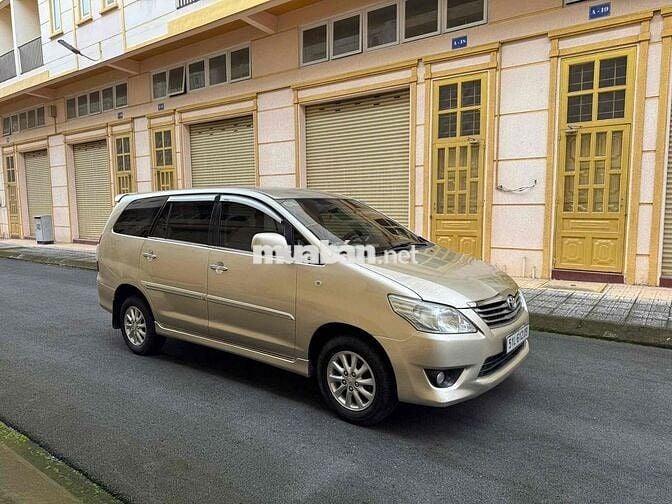 Toyota Innova 2013 G - 125000 km
