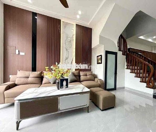 NHÀ NGÕ PHẠM VĂN ĐỒNG 43m x3 tầng nhỉnh 7 tỷ