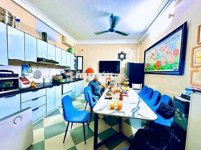 🏡 Lạc Long Quân 51m², 2 tầng, mặt tiền 5m, giá 11.8 tỷ – Cầu Giấy 🏡