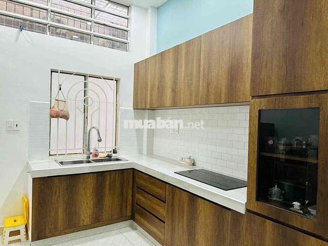 Nhà mặt tiền khu Tên Lửa, 3PN, 3WC, xe hơi trong nhà, nội thất cao cấp