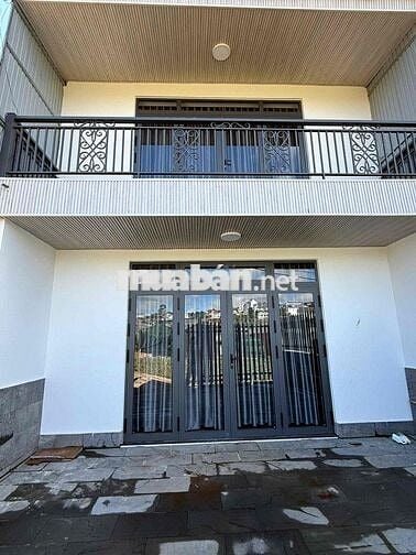 NHÀ PHƯỜNG 8 SỔ RIÊNG SÂN ĐẬU Ô TÔ 4,2 TỶ