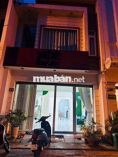 CHO THUÊ NHÀ - MẶT TIỀN NGUYỄN HIỀN - SÁT ĐƯỜNG LÊ THÁNH TÔNG