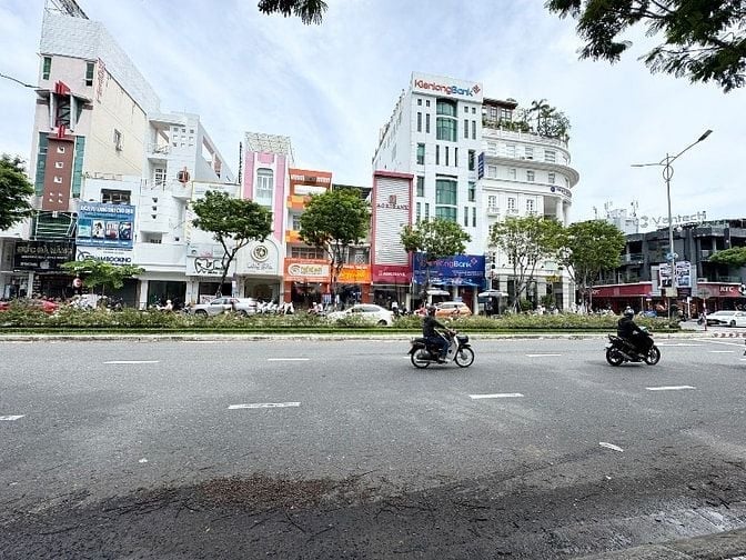 Sang nhượng nhà kinh doanh trung tâm phố Đà Nẵng giá rẻ