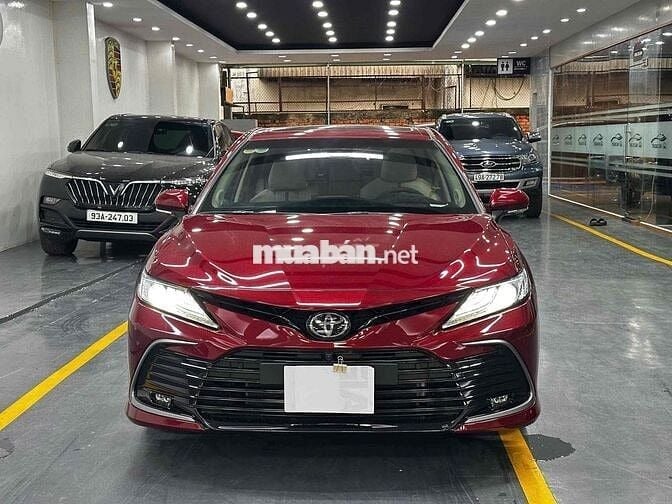 Toyota Camry 2022 2.5Q - 9000 km