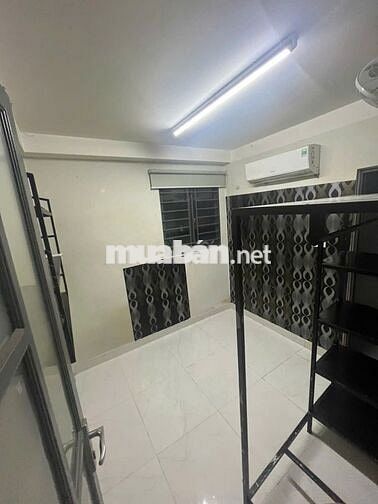 Phòng trọ đẹp 15m2, thoáng, có MLạnh,. Huỳnh Tấn Phát Q7. 2.6 triệu.