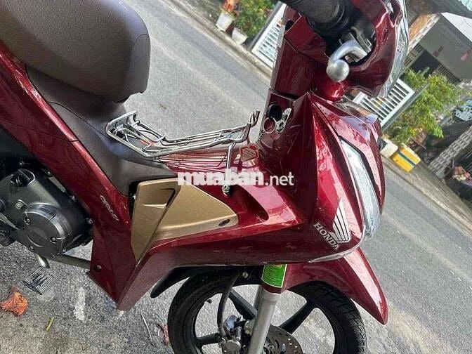 xe Future chùm mền