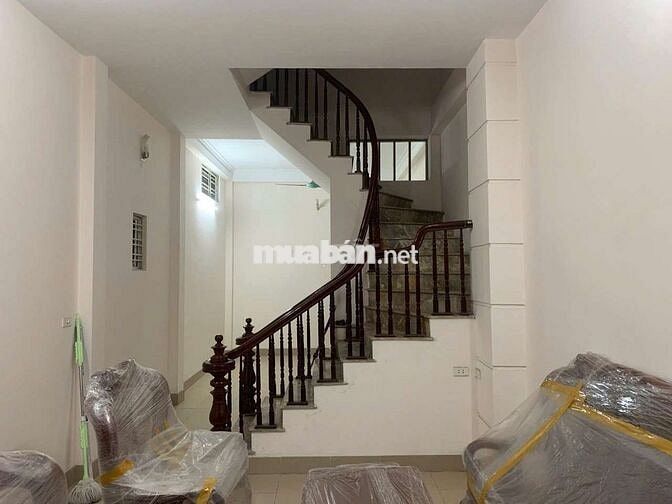 Cho Thuê nhà ngọc thụy Long biên 41m 3 tầng 2p ngủ giá 7,5 triệu