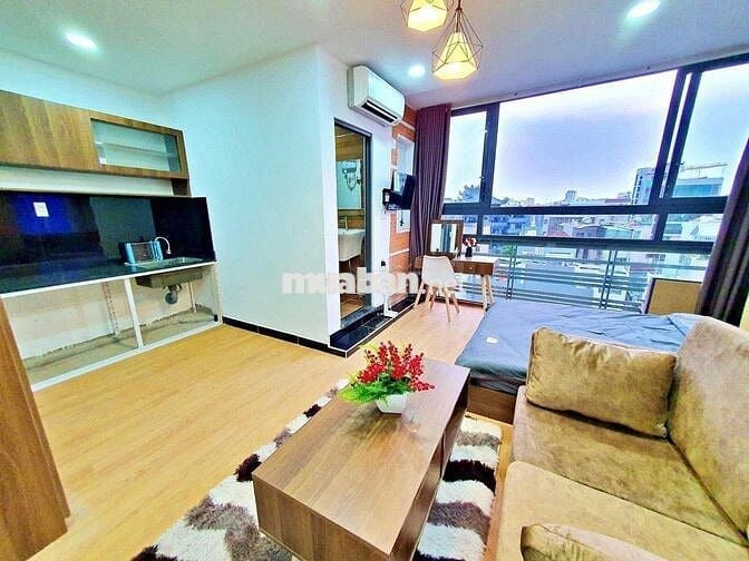 Căn hộ Studio 35m2 với cửa sổ trời lớn đón nắng ở Phùng Văn Cung