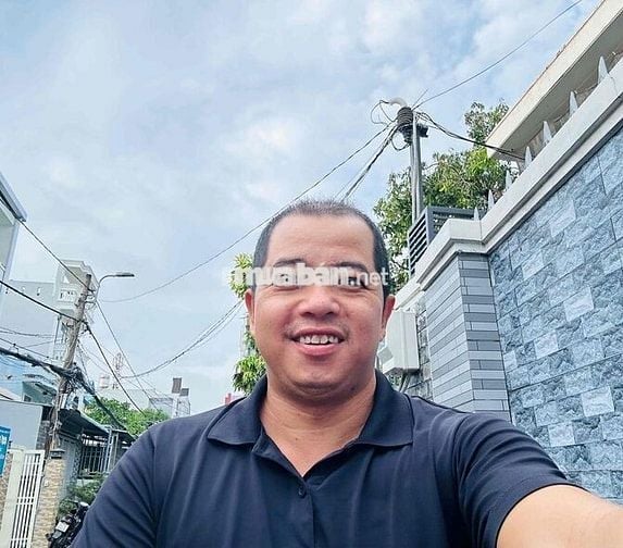 NHÀ 3 TẦNG, HẺM XE HƠI, NHÀ BÈ, 5 NGỦ, DỌN VÀO Ở NGAY