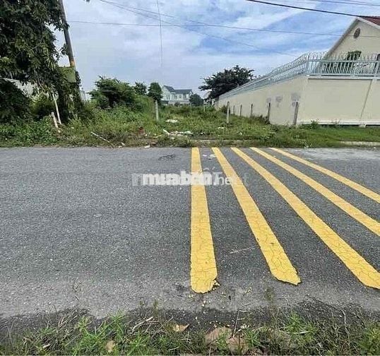 BÁN LÔ ĐẤT ĐẸP NGAY MT NHỰA TT CỦ CHI 200M2 THỔ CƯ DT 10X20 GIÁ 1TỶ2