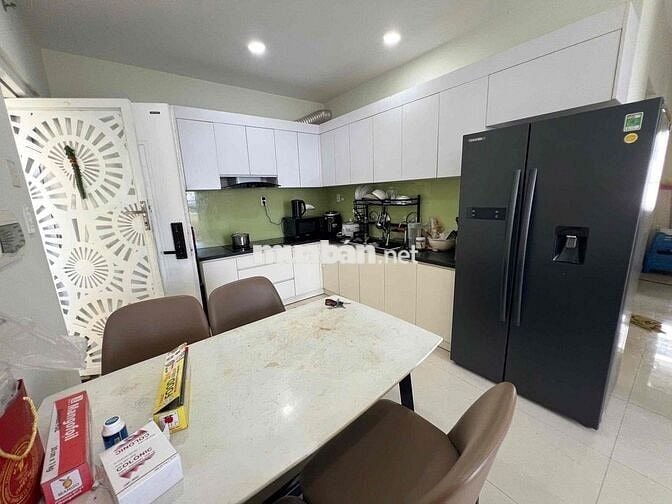 Cho thuê căn góc 3pn 2wc gồm full nội thất giường tủ cc Dreamhome Q8