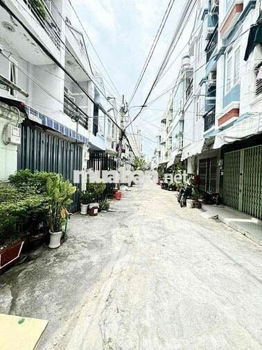 cần bán nhà mặt tiền hẻm 360 phạm hữu lầu 3.2x13 giá rẻ
