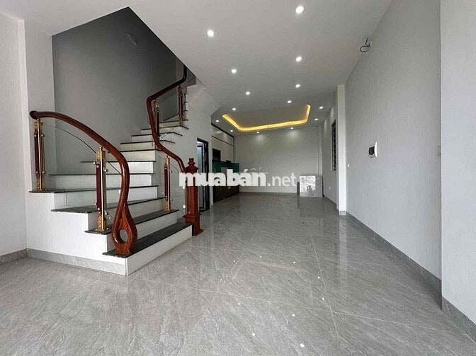 🌟 BÁN ĐẤT TẶNG NHÀ 3 TẦNG – VỊ TRÍ ĐẮC ĐỊA  ✅ Ô tô vào tận nhà – chỉ c