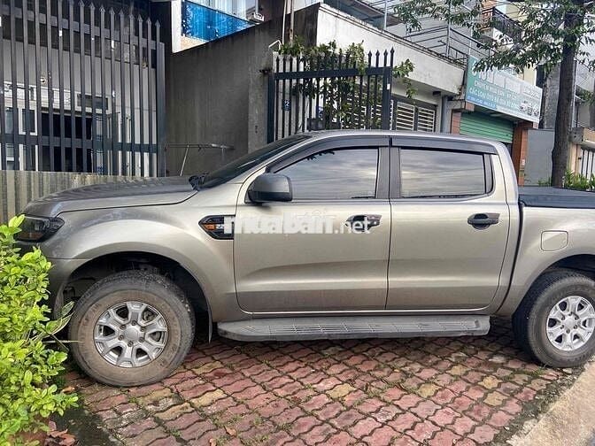 Ford Ranger 2016 XLS xe gia đình nhiều đồ chơi