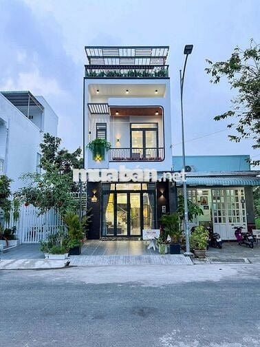 Cần bán nhà 1 trệt 1 lầu ngay vòng xoay Kim Hằng Bình Dương