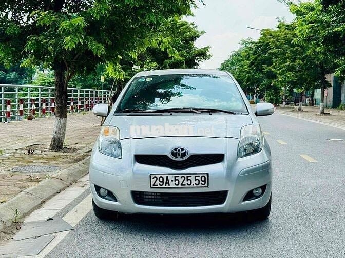 Toyota Yaris 2011 - 97000 km