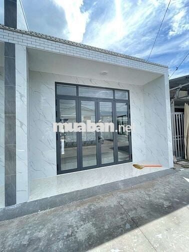 Nhà mới 100% 2 phòng có sân trước sau Gần Đh Tây Đô