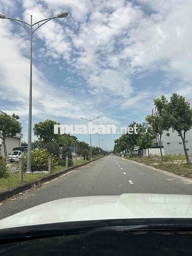 Bán lô 250m2 văn tiến dũng sát Fpt đường 34m sổ ngay