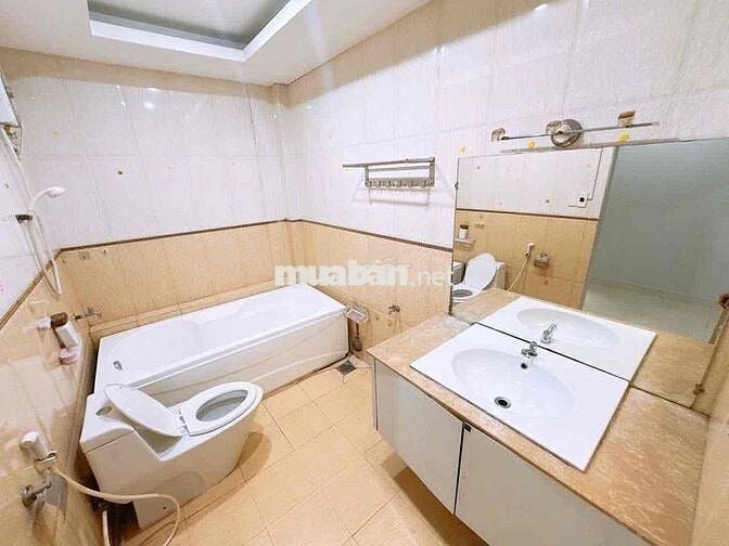 CẦN CHO THUÊ PHÒNG RỘNG RÃI SẠCH SẼ TIỆN NGHI TẠI Q7 GIÁ RẺ
