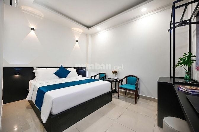 Cần tuyển một nam lễ tân ca đêm