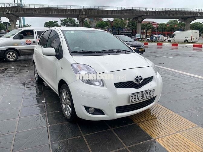 Toyota Yaris 2010 1.3 AT - 15000 km