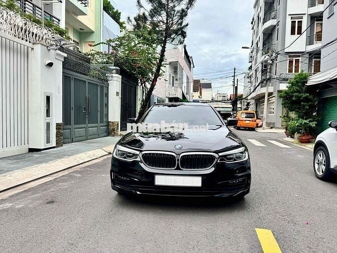 BMW 530 𝐋𝐮𝐱𝐮𝐫𝐲 𝐥𝐢𝐧𝐞 𝐒𝐱 𝟐𝟎𝟏𝟗  - 50000 km