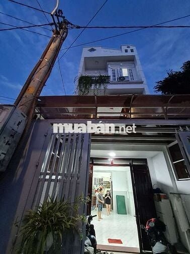 NHÀ 4X18M 1 TRỆT 3 LẦU 4PN CÓ MÁY LẠNH ĐƯỜNG 6M THÔNG