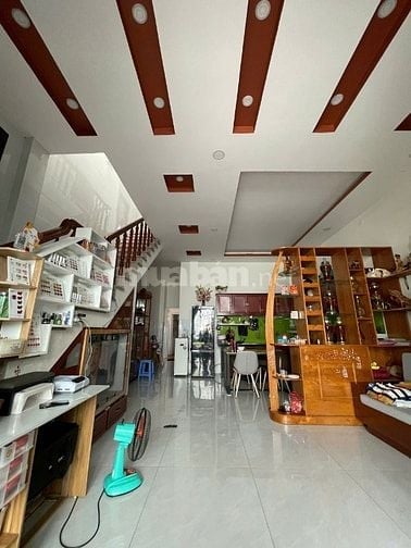 Bán nhà đẹp-DT68m2(5x14M)-2TẦNG-3PN-Điện biên Phủ-Nha Trang-Chỉ 3ty6 