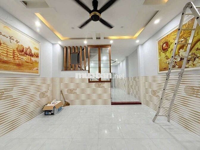 NHÀ ĐẸP MỚI KENG GẦN NGÃ TƯ GA, 5*20, TRỆT, 2 LẦU, 4PN, SÂN XE HƠI