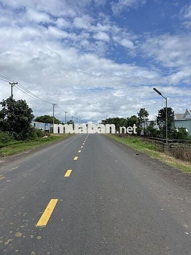 Cần bán nhà lớn ,đã có sẵn 100 thổ cư.