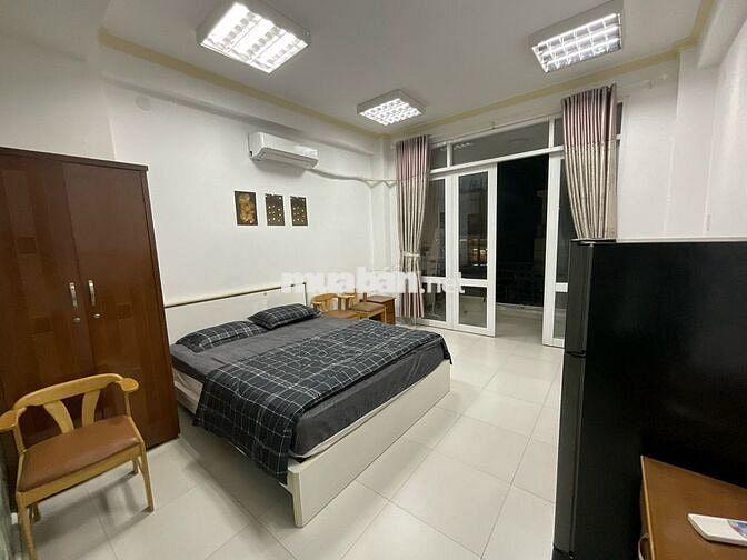 PHÒNG FULL NỘI THẤT BAN CÔNG LỚN NGAY CHỢ BÀ CHIỂU GIÁP Q3,PHÚ NHUẬN
