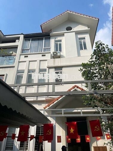 BT KĐT DỊCH VỌNG - CẦU GIẤY, 200m2 đất, XD: 100m2 x 3,5T, MT:10m.