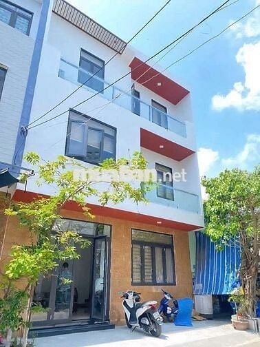 Cho thuê nhà 3 tầng mặt tiền Lê Thị Tính, Thanh Khê