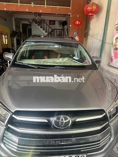 Toyota Innova 2018 2.0E - 10000 km
