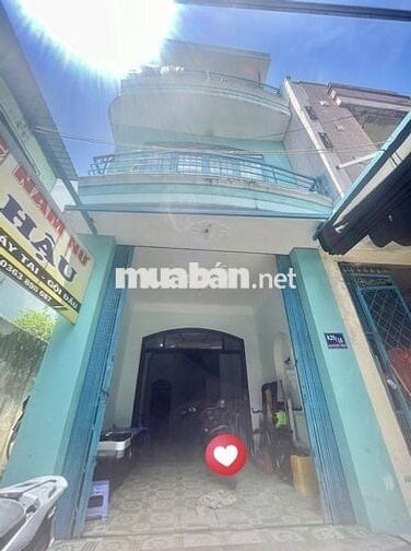 Nhà 3 tầng, sổ hồng 80m2, 3 mặt kiệt, ô tô vào tận nơi, 4 phòng ngủ