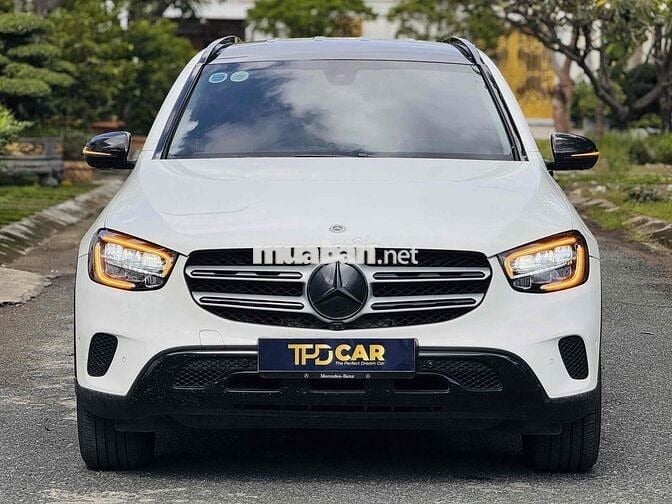 Mercedes GLC200 4Matic 2021 Trắng Kem