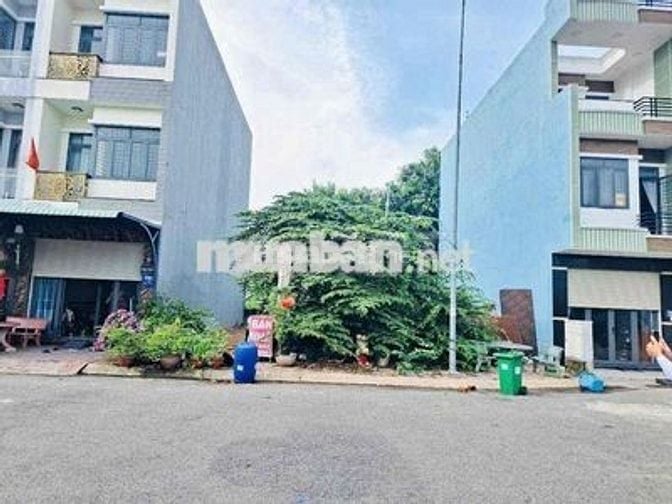 LÔ ĐẤT 80M2. NGAY CHỢ KHÁNH LONG, 4X20 FULL TC -ĐƯỜNG NỰA, SỔ SÃN