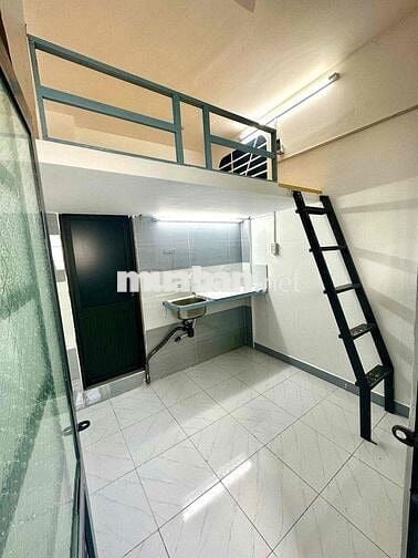 PHÒNG CÓ MÁY LẠNH, GÁC, CỬA SỔ 3TR7có thang máy ngay đường Bạch đằng
