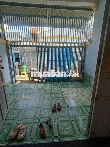 NHÀ Ở NGAY 4.6 x16.8, NGÃ 3 CÂY LỚN, HẺM OTO, ĐÔNG HOÀ, NHỈN 3 ĐỒNG TL