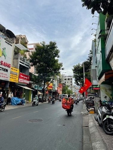ViP Chợ Phạm Văn Hai - 4.5x25 132m2 5 Tầng - DT 55 triệu/th - Gấp  