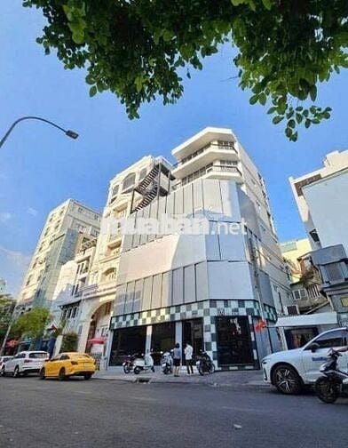 Cho thuê nhà góc 2MT Nguyễn Thái Bình, Tân Bình