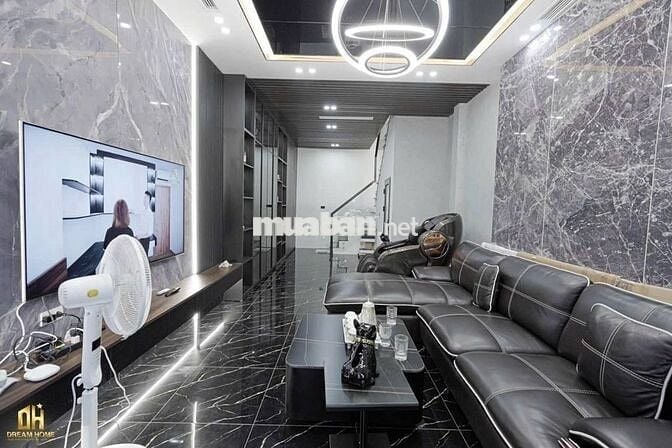 Tân mai - 45m ,nội thất cao cấp , view hồ , vài bước ra phố