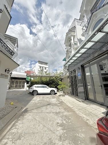 Nhà đẹp 4 tầng, 6.4m x 13m (80m2), Huỳnh Tấn Phát (Nhà Bè), nhỉnh 8 tỷ